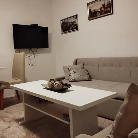 Apartman Knez شقة *