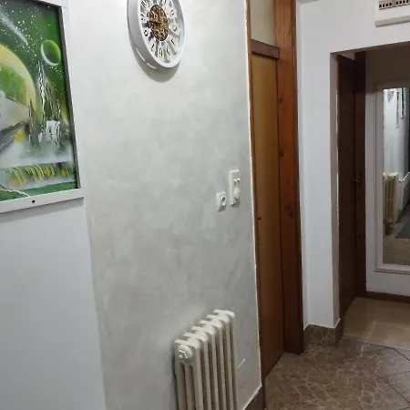 Apartman Knez * بال